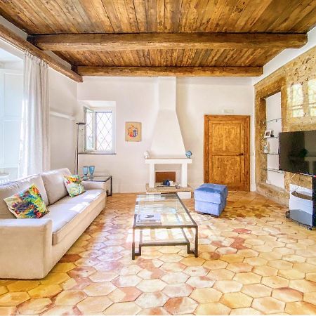 Residenza Ucci Ali Villa โครโตเน ภายนอก รูปภาพ