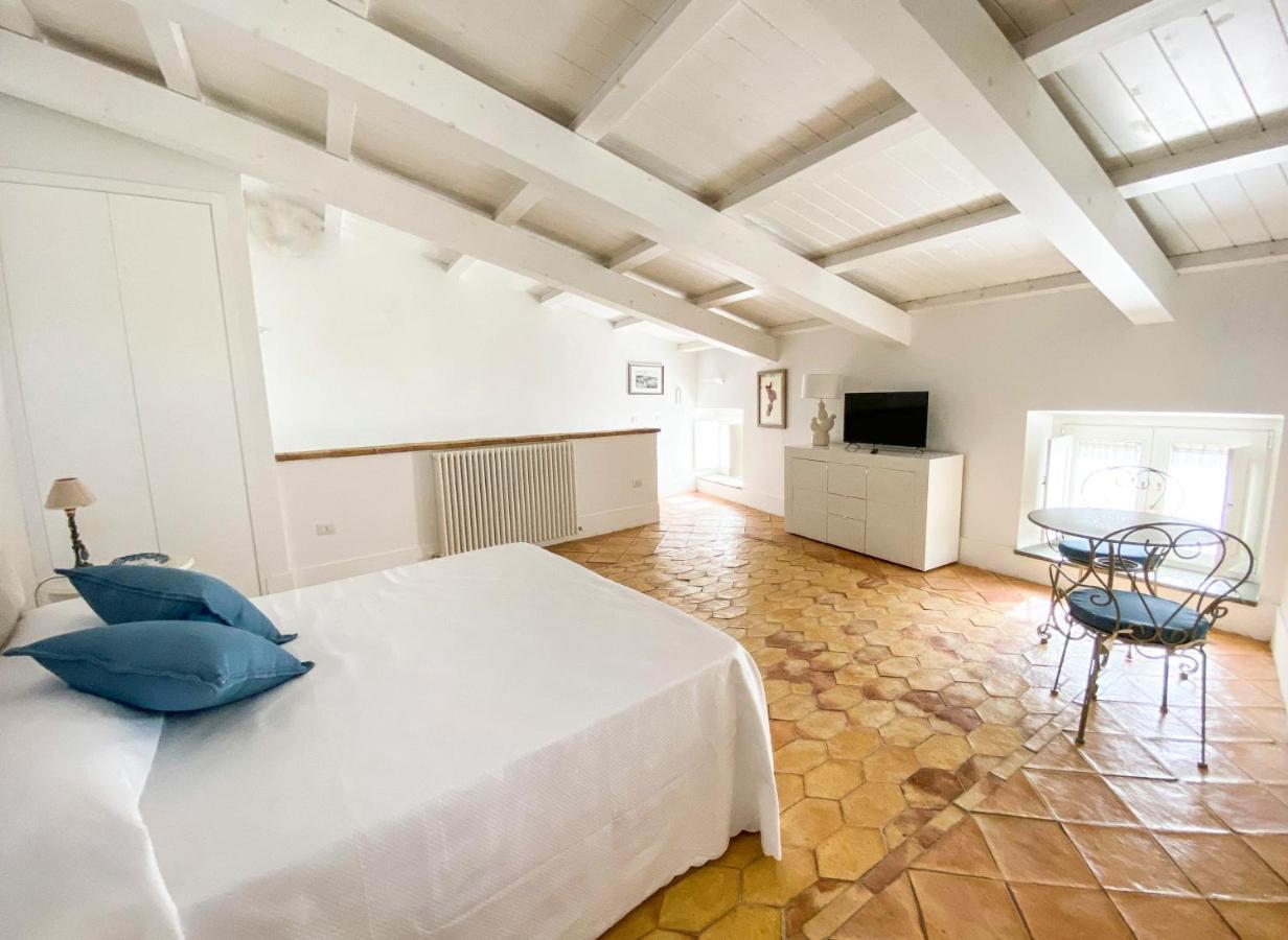 Residenza Ucci Ali Villa โครโตเน ภายนอก รูปภาพ