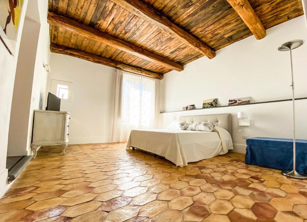 Residenza Ucci Ali Villa โครโตเน ภายนอก รูปภาพ