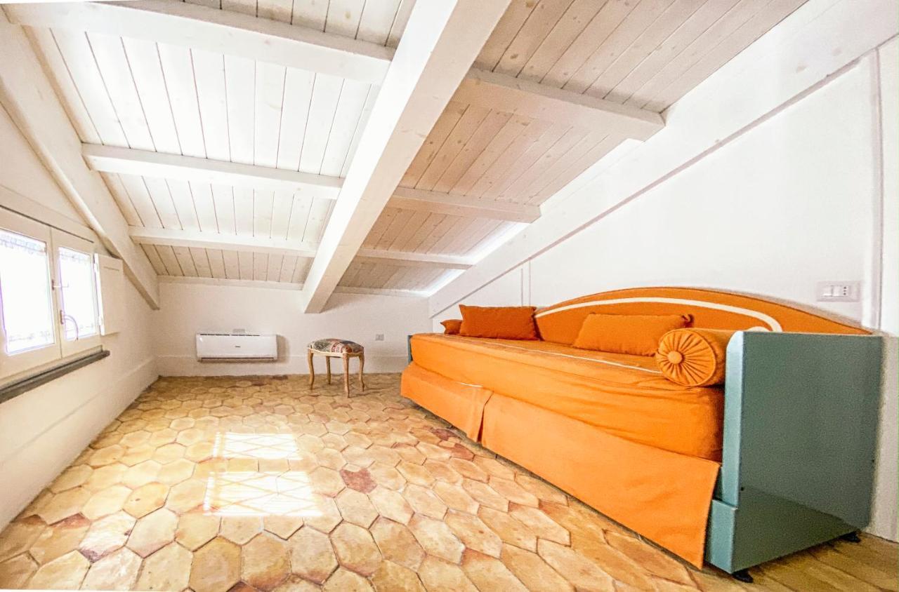 Residenza Ucci Ali Villa โครโตเน ภายนอก รูปภาพ