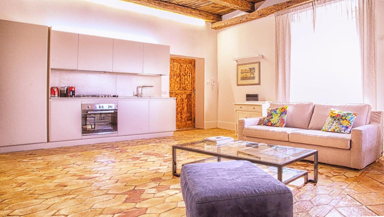Residenza Ucci Ali Villa โครโตเน ภายนอก รูปภาพ