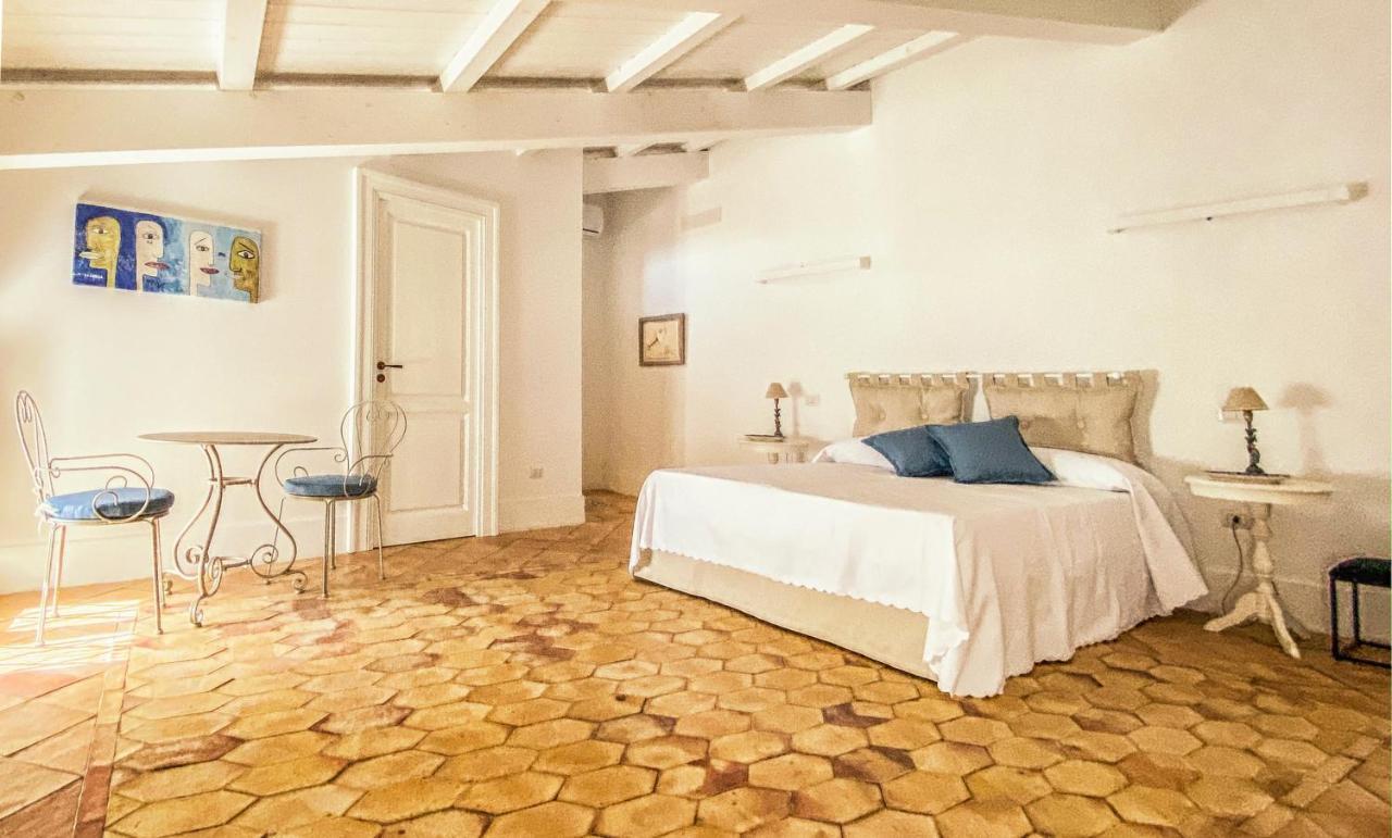 Residenza Ucci Ali Villa โครโตเน ภายนอก รูปภาพ
